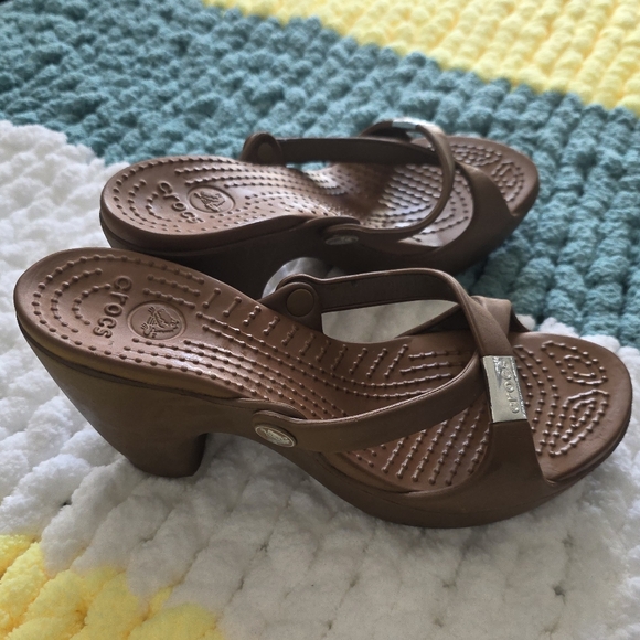 CROCS Women's Brown Clog Sandals - Picture 2 of 6